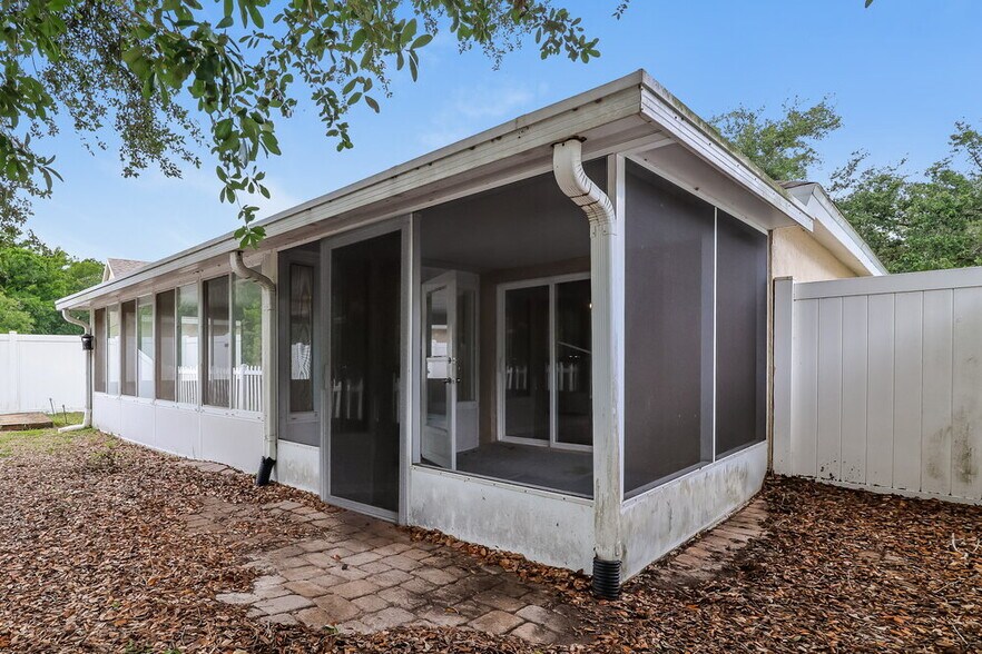 Building Photo - 6713 Summer Cove Dr