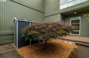 Building Photo - 1653 NW Midlake Ln