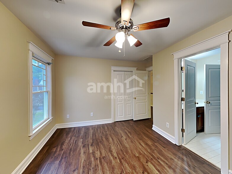 Building Photo - 145 Memory Ln