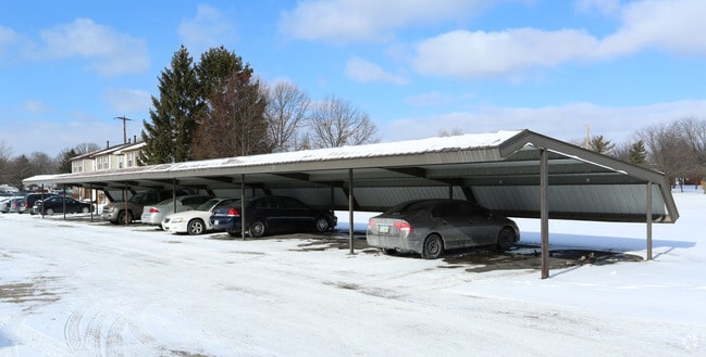 Parking Area - Devonshire Commons