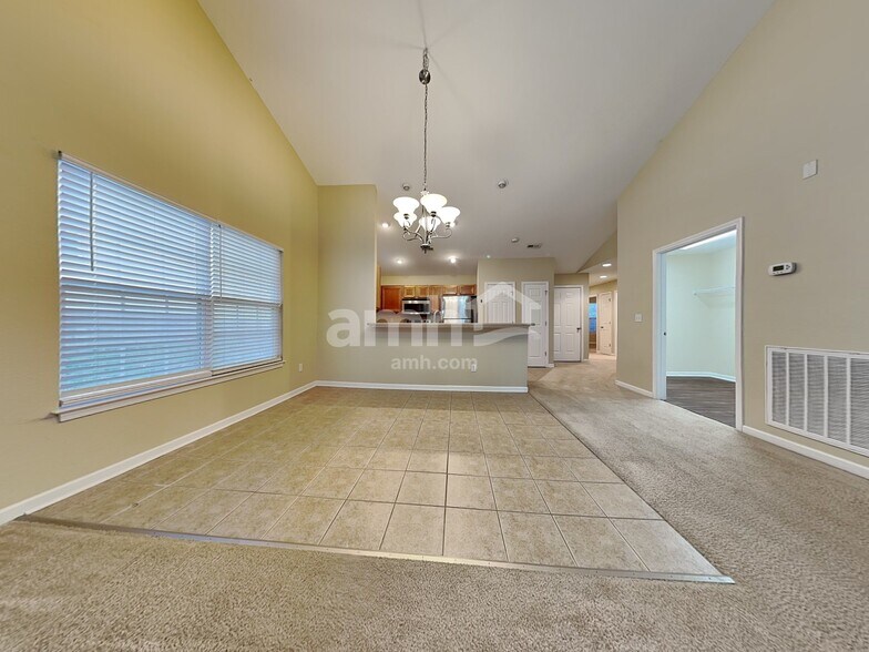 Building Photo - 10429 Kentwell Rd