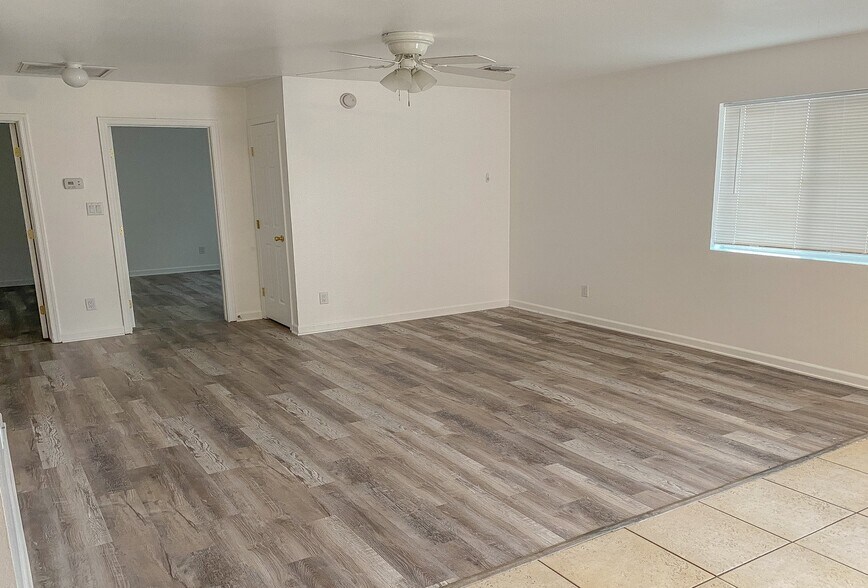 Building Photo - 14 E 400 S