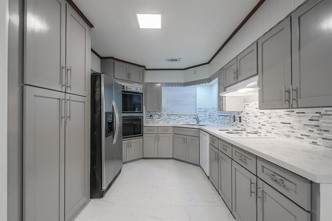 Building Photo - 3523 Glen Haven Blvd