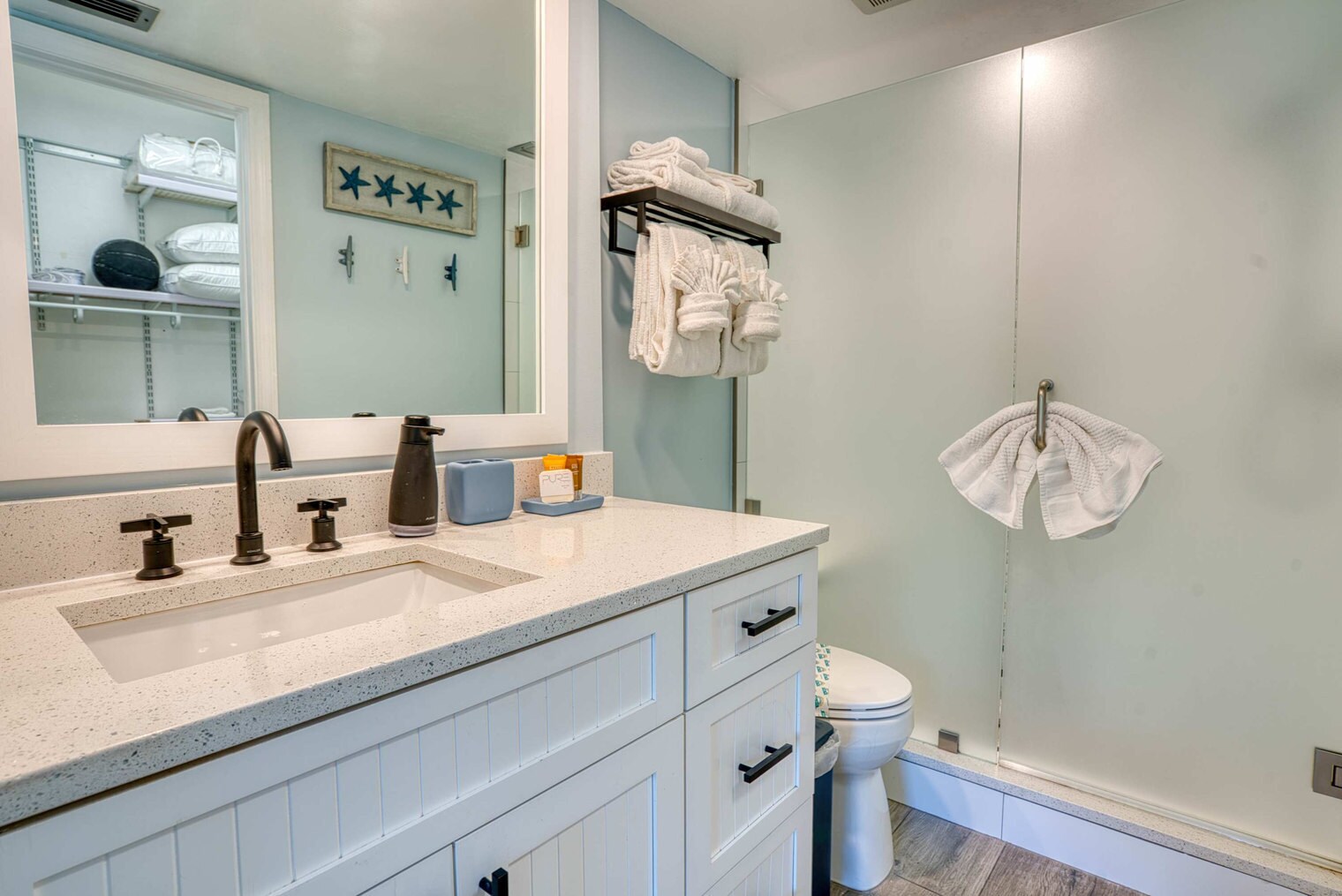 Building Photo - 600 Neapolitan Way