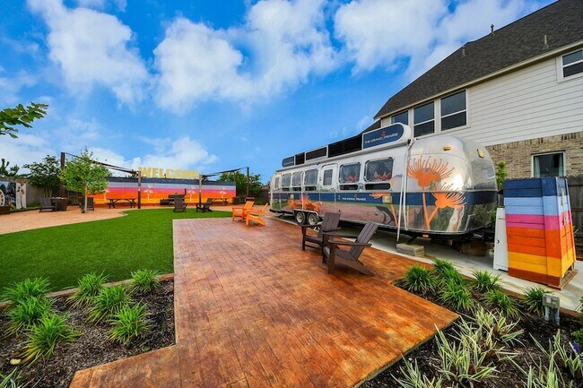 Building Photo - 27210 Butterfly Mint Ln