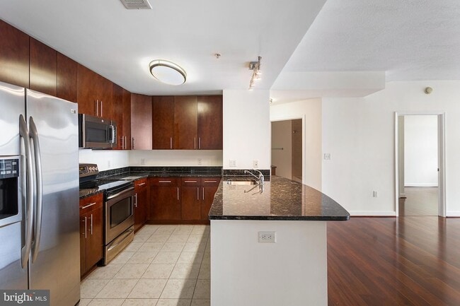 Building Photo - 157 Fleet St