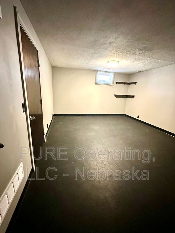 Building Photo - 5039 S 163rd Ave