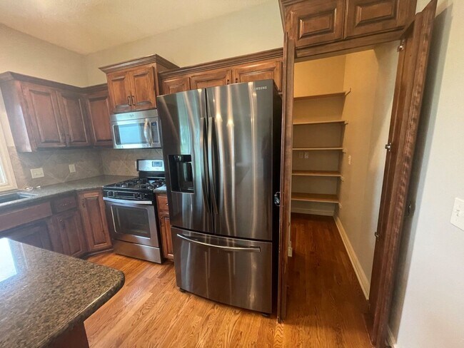 Building Photo - Home For Rent Papillion
