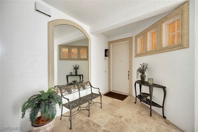 Building Photo - 1004 5th St S