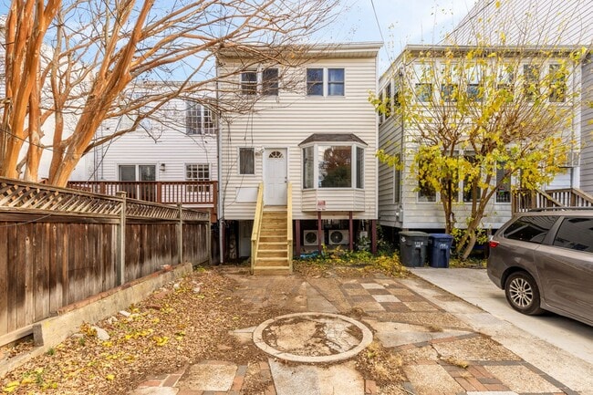 Building Photo - 1710 37th St NW