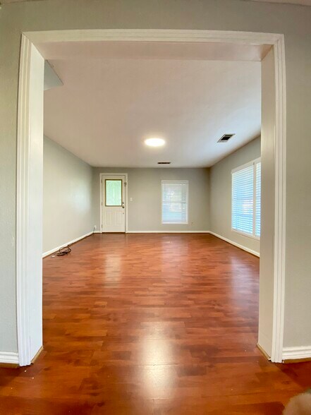 Building Photo - 2503 Ave G