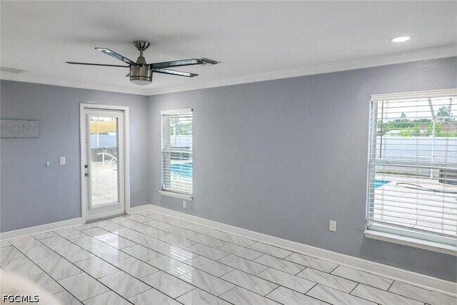 Building Photo - 432 Willowbrook Dr
