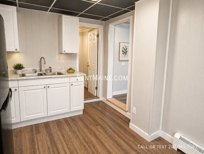 Building Photo - 468 Union St