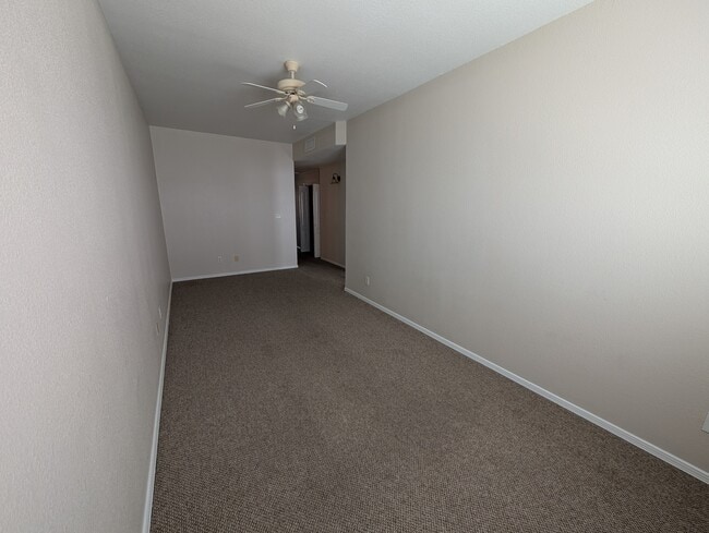 Building Photo - 529 Green Village Ct