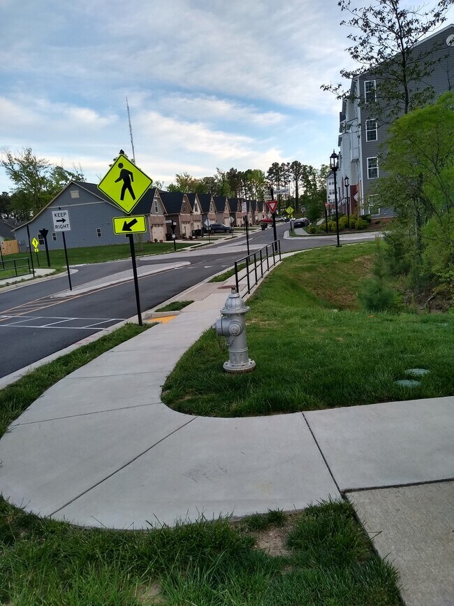 Walkable Sidewalks - 8001 Wistar Glen Dr