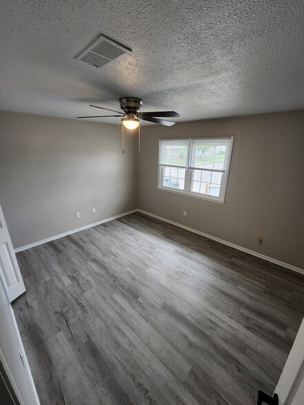 Building Photo - 139 N Washington St