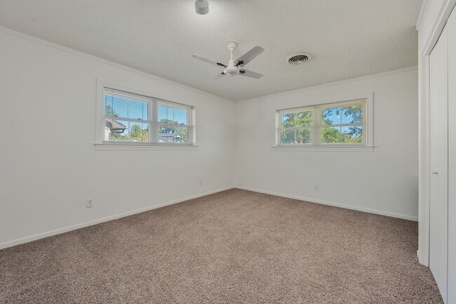 Building Photo - 3802 Sunnybrook Ln