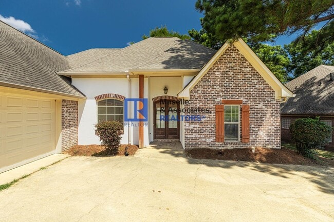 Building Photo - 4 Bed/3 Bath Home in Hartfield