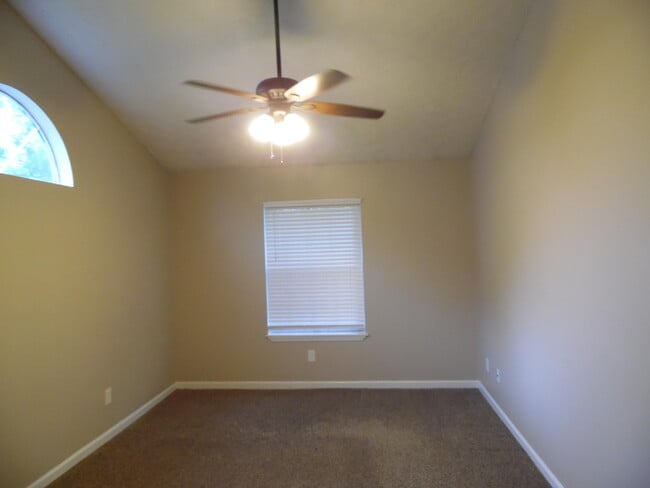 Building Photo - 1232 Pleasant Ridge Dr
