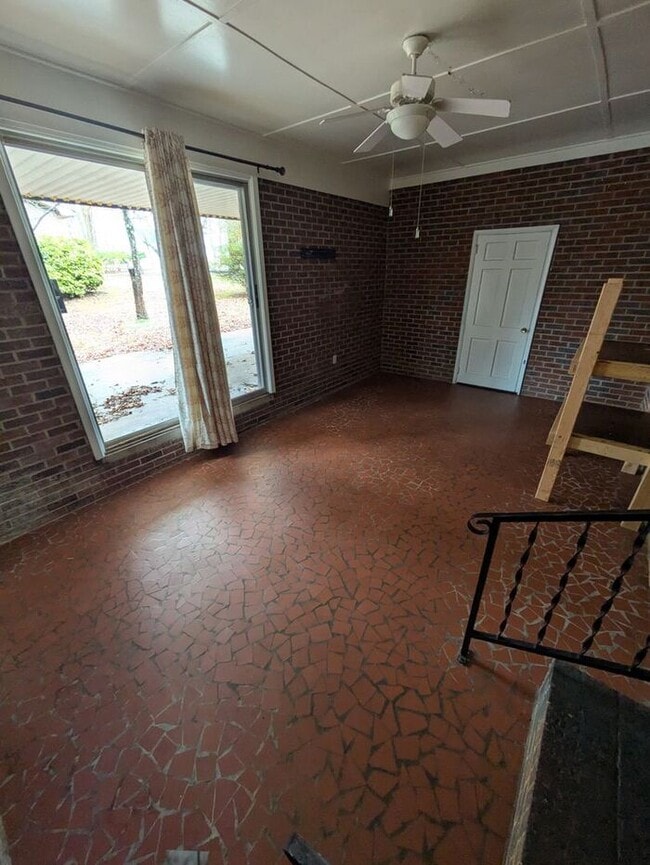 Building Photo - 3BD/2.5BA Single Family Home in Conover, NC