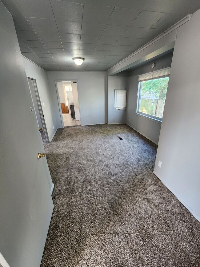 Building Photo - 1919 Castelar St