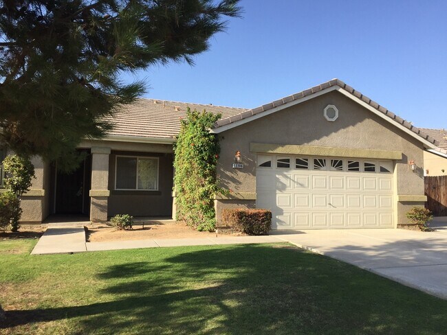 Primary Photo - Beautiful NW Home for Rent 3+2 $2,300