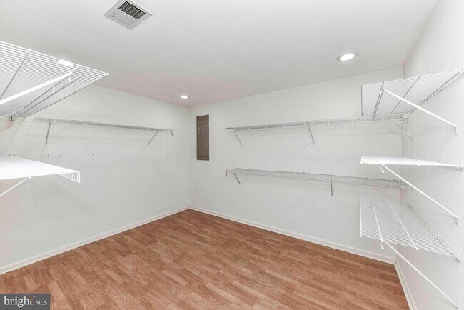 Building Photo - 3105 White Daisy Pl