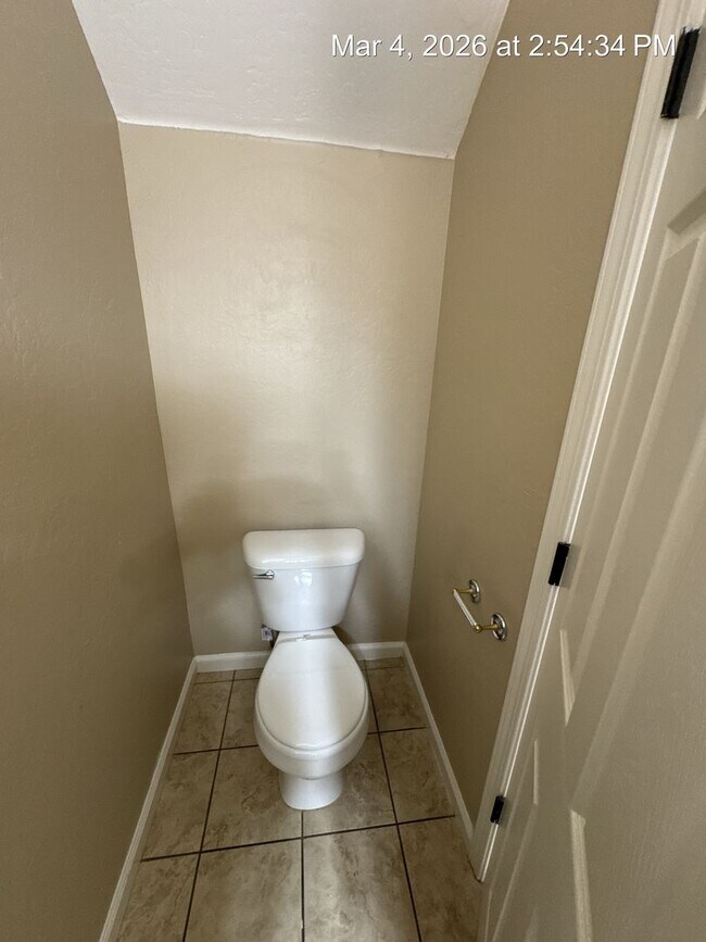 Building Photo - Gorgeous NW Visalia home located in Avalon gated community!  Available Now !!