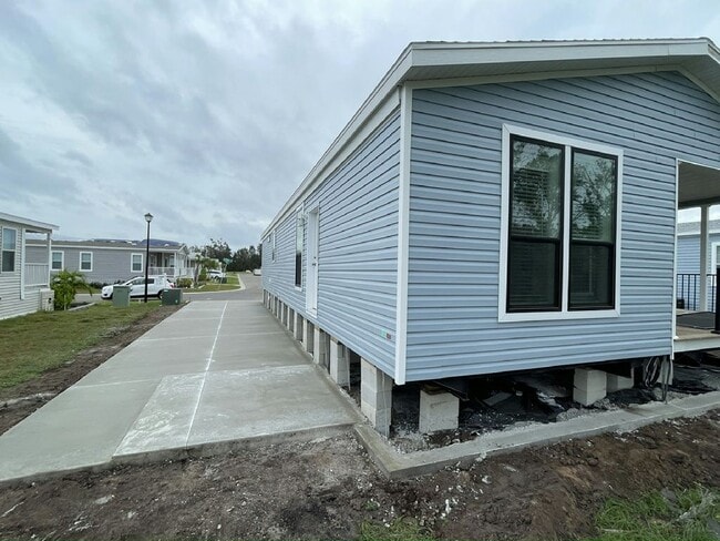 Building Photo - 2004 Casita Dr