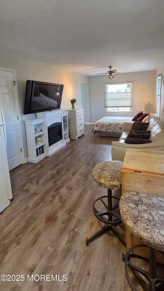 Building Photo - 118 Alhama Dr