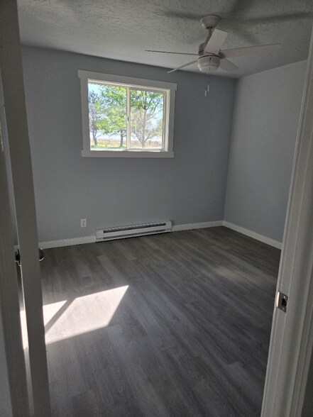 Building Photo - 17867 S Pleasant Vly Rd
