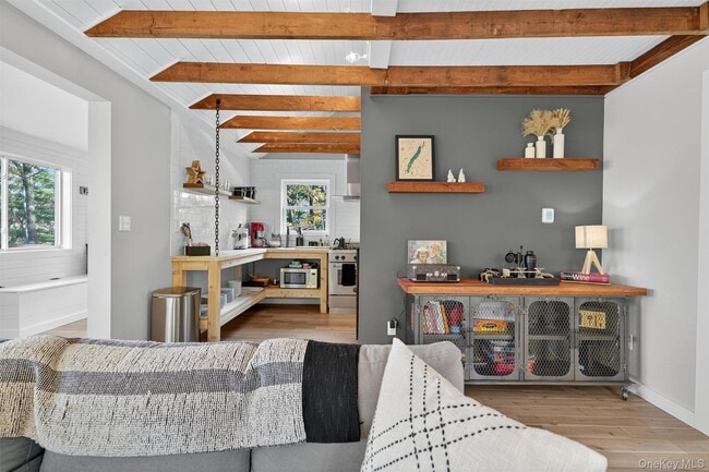 Building Photo - 7 4th Rd