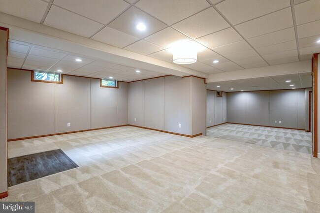 Building Photo - 43179 Allenby Way