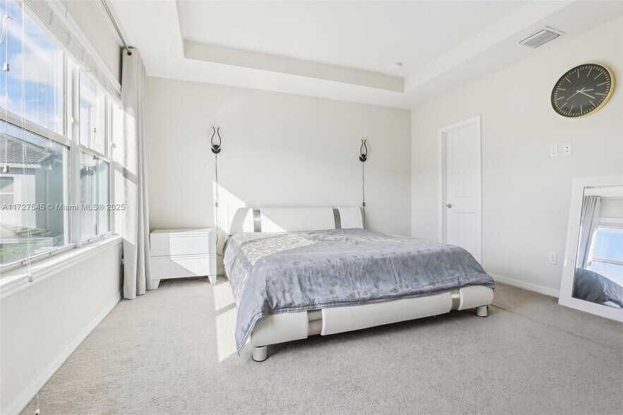 Building Photo - 1402 Myrtle Oak Ter