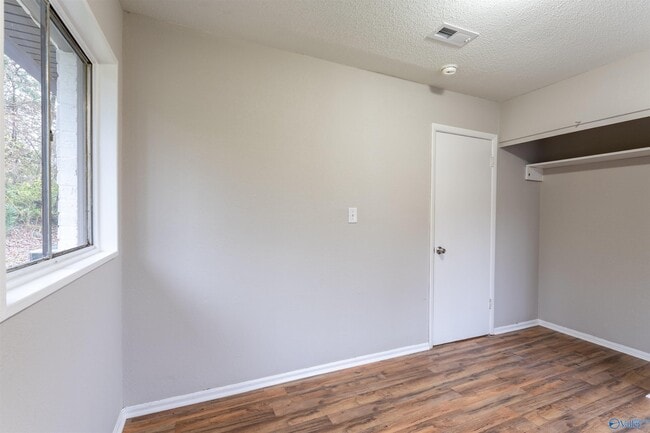 Building Photo - 112 Wilkenson Dr NE