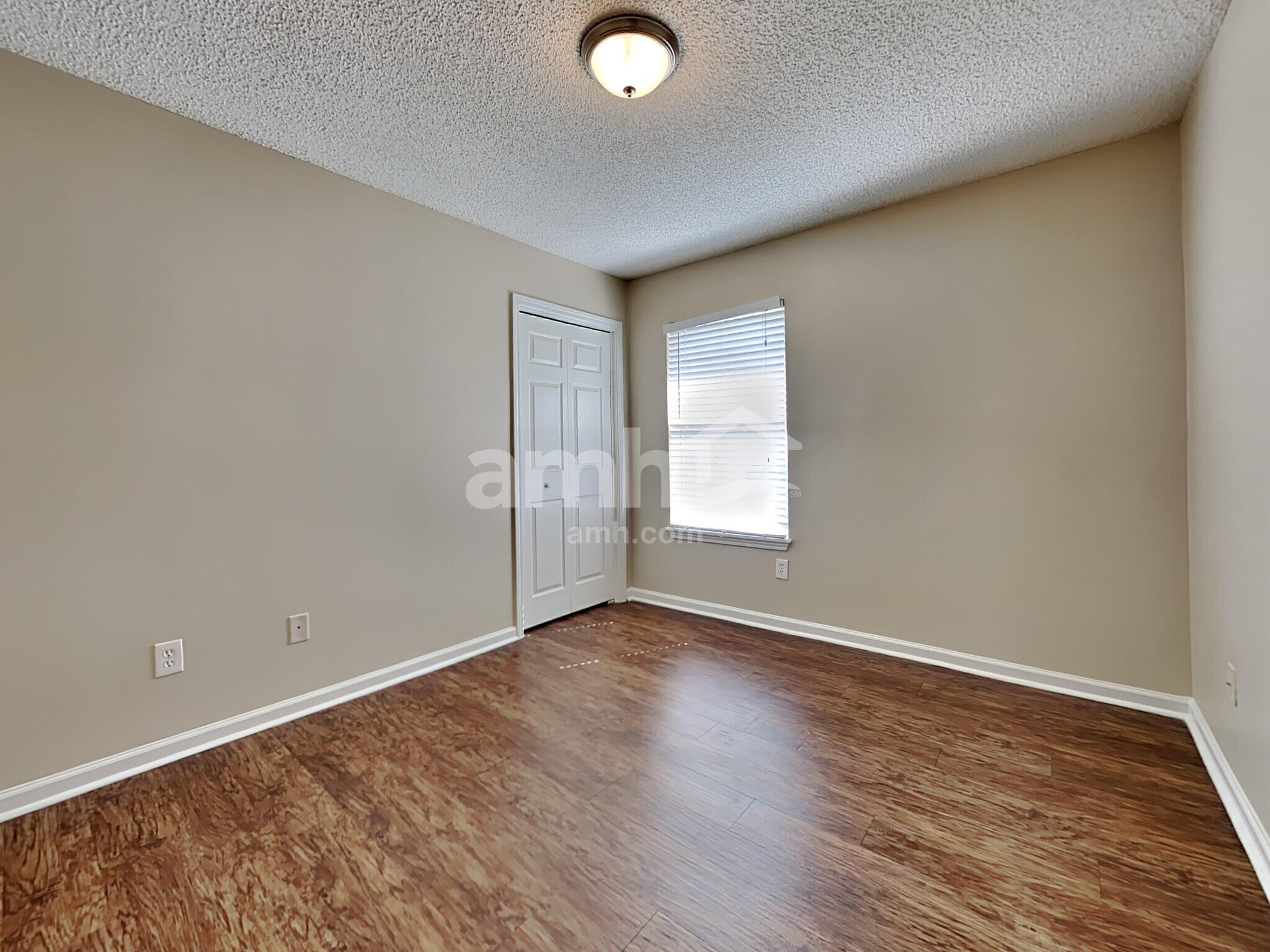 Building Photo - 840 Mackenzie Cir