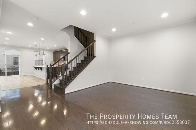 Building Photo - 7207 Barry Ln