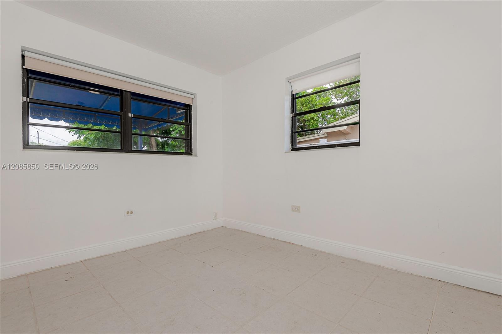 Building Photo - 2631 Alcazar Dr