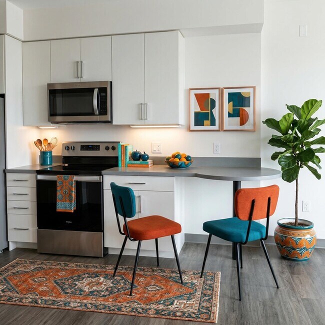 Building Photo - 409 Elm St