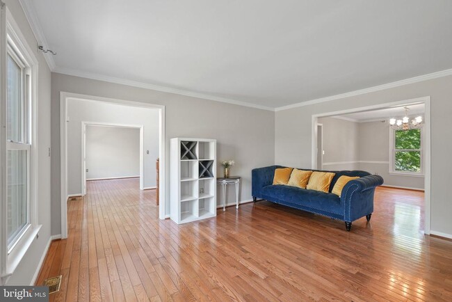 Building Photo - 10 Apple Blossom Ct