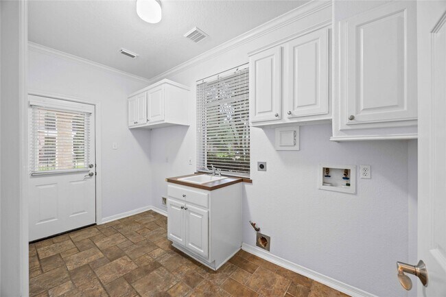 Building Photo - 10311 Pitcataway Dr