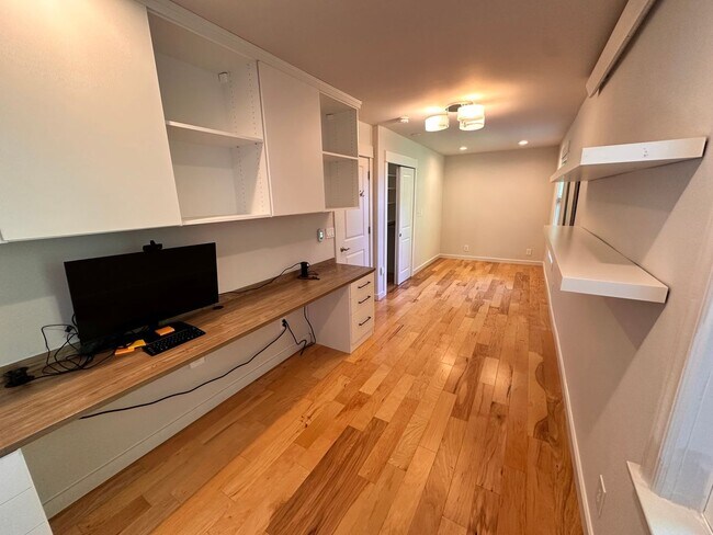 Building Photo - Charming West Seattle Home with Views of P...