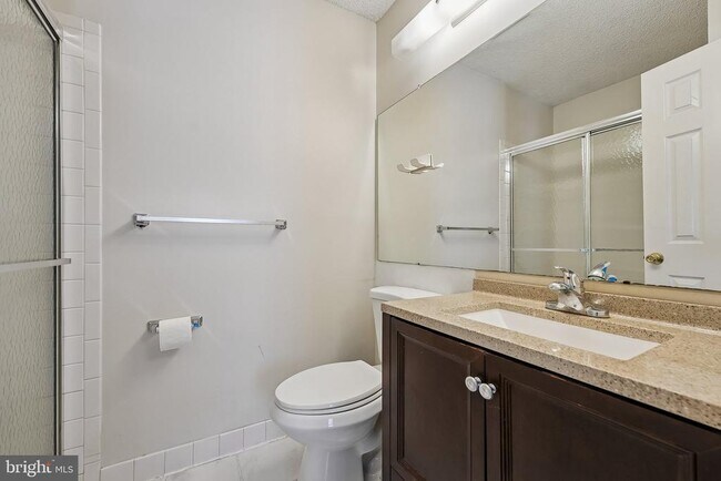 Building Photo - 8 Marsh Ct