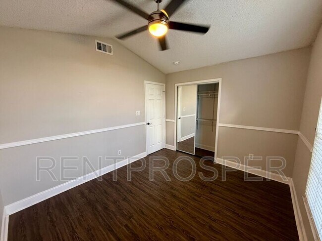 Building Photo - 9503 Rosewalk Ct