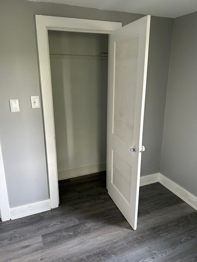 Building Photo - 2 Bedroom / 1 Bath House in Canton IL