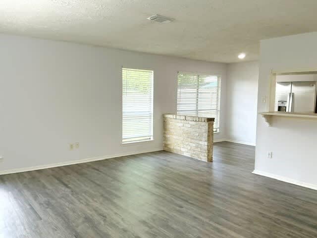 Building Photo - 2835 Pilgrims Point Dr
