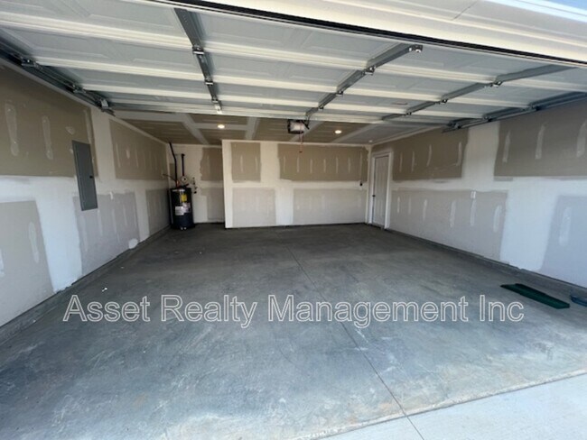 Building Photo - 3031 Nicole Cir