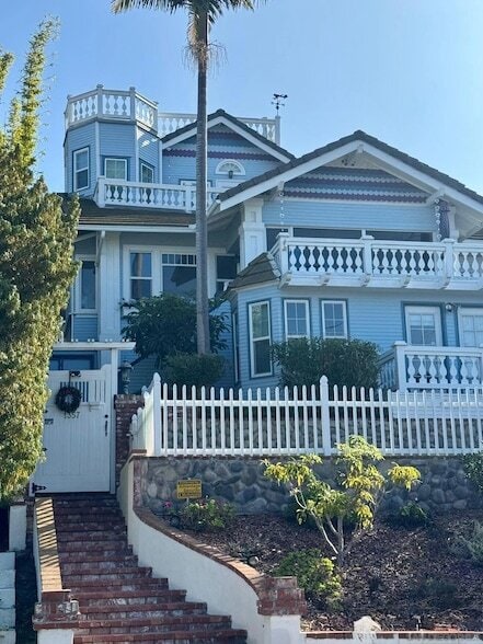 Building Photo - 1357 Olivet St