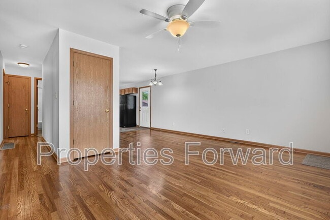 Building Photo - 3127 Thomas Ave