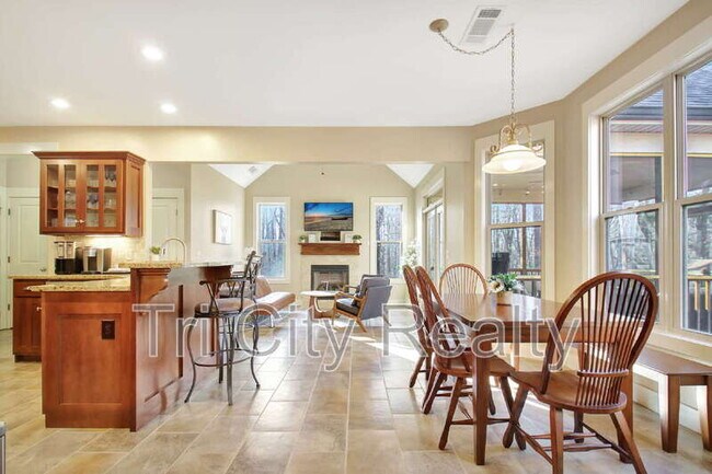 Building Photo - 175 Ridgeway Ct